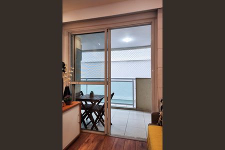 Apartamento à venda com 78m², 2 quartos e 1 vaga Apartamento à venda com 78m², 2 quartos e 1 vagaVaranda