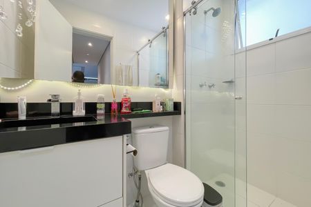 Apartamento à venda com 70m², 2 quartos e 2 vagas Apartamento à venda com 70m², 2 quartos e 2 vagasBanheiro 2