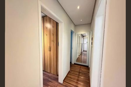 Apartamento para alugar com 67m², 3 quartos e 1 vaga Apartamento para alugar com 67m², 3 quartos e 1 vagaCorredor