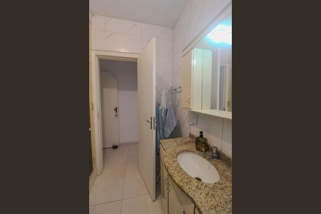 Apartamento à venda com 60m², 2 quartos e sem vaga Apartamento à venda com 60m², 2 quartos e sem vagaBanheiro