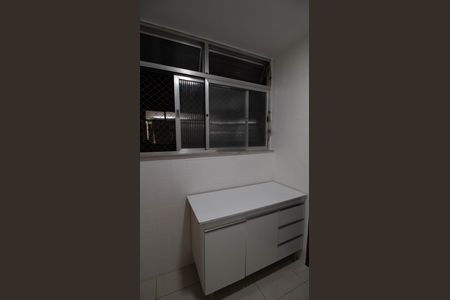 Apartamento para alugar com 240m², 2 quartos e 1 vaga Apartamento para alugar com 240m², 2 quartos e 1 vagaCozinha e Área de Serviço