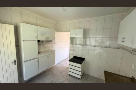 Casa à venda com 136m², 3 quartos e 2 vagas
