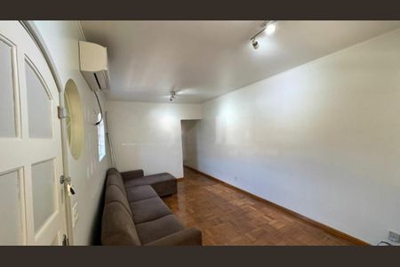Casa à venda com 3 quartos, 136m² em Jardim Ernestina, São Paulo