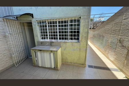 Casa à venda com 136m², 3 quartos e 2 vagas