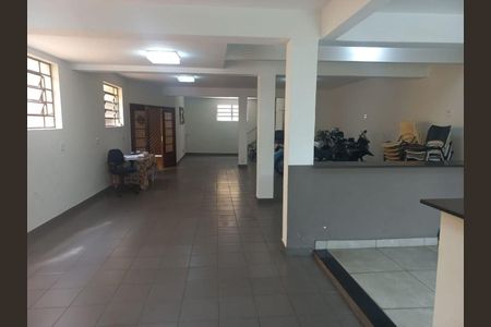 Casa à venda com 300m², 3 quartos e 8 vagas
