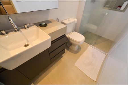 Apartamento à venda com 125m², 2 quartos e 2 vagas Apartamento à venda com 125m², 2 quartos e 2 vagasBanheiro Suíte 1