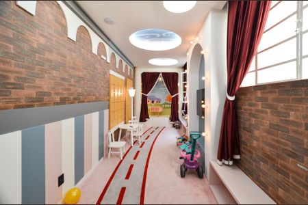 Apartamento à venda com 125m², 2 quartos e 2 vagas Apartamento à venda com 125m², 2 quartos e 2 vagasÁrea comum - Playground