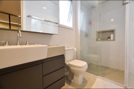 Apartamento à venda com 125m², 2 quartos e 2 vagas Apartamento à venda com 125m², 2 quartos e 2 vagasBanheiro Suíte 1