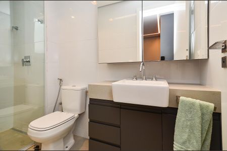 Apartamento à venda com 125m², 2 quartos e 2 vagas Apartamento à venda com 125m², 2 quartos e 2 vagasBanheiro Suíte 2