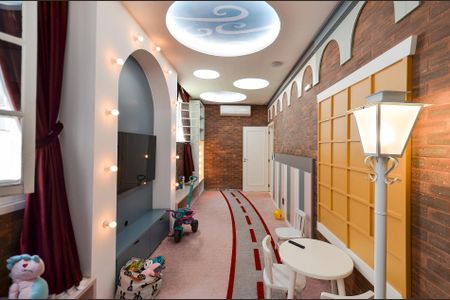 Apartamento à venda com 125m², 2 quartos e 2 vagas Apartamento à venda com 125m², 2 quartos e 2 vagasÁrea comum - Playground