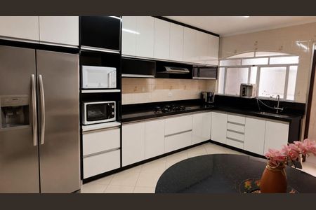 Casa à venda com 388m², 6 quartos e 4 vagas
