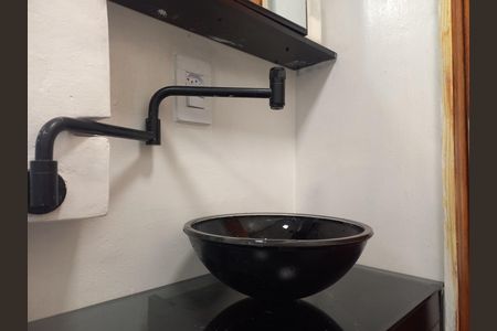 Banheiro - torneira de apartamento para alugar com 1 quarto, 28m² em Santa Cecilia, São Paulo