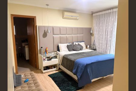 Casa de condomínio à venda com 420m², 3 quartos e 4 vagasQuarto
