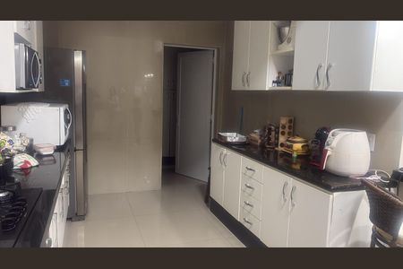 Casa de condomínio à venda com 420m², 3 quartos e 4 vagasCozinha