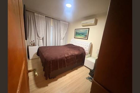 Casa de condomínio à venda com 420m², 3 quartos e 4 vagasQuarto
