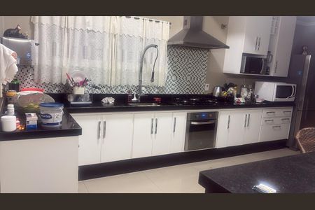 Casa de condomínio à venda com 420m², 3 quartos e 4 vagasCozinha