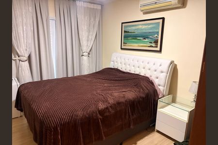 Casa de condomínio à venda com 420m², 3 quartos e 4 vagasQuarto