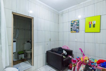 Entrada Banheiro Final do Corredor de casa à venda com 2 quartos, 100m² em Jardim Guarani, São Paulo