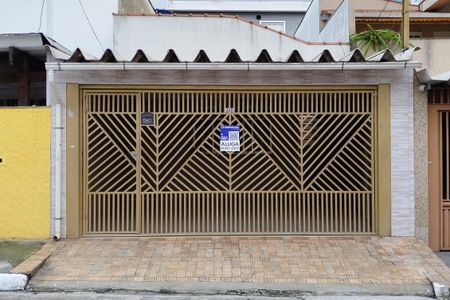 Casa para alugar com 120m², 3 quartos e 2 vagasFachada + Placa