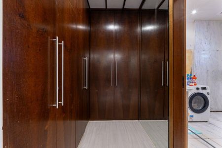 Casa à venda com 3 quartos, 564m² em Jardim Leonor, São Paulo