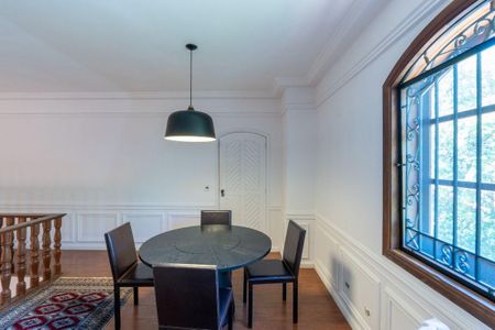 Casa à venda com 564m², 3 quartos e 8 vagas