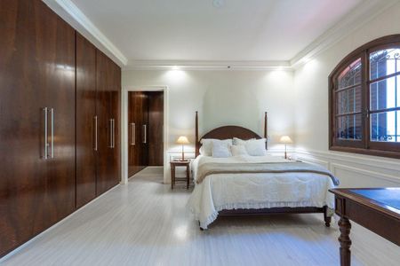Casa à venda com 564m², 3 quartos e 8 vagas