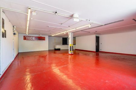 Casa à venda com 564m², 3 quartos e 8 vagas