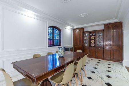 Casa à venda com 564m², 3 quartos e 8 vagas