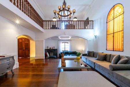 Casa à venda com 564m², 3 quartos e 8 vagas