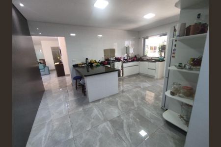 Casa de condomínio à venda com 350m², 4 quartos e 2 vagas Casa de condomínio à venda com 350m², 4 quartos e 2 vagasFoto 13