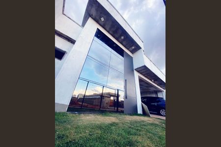 Casa de condomínio à venda com 280m², 3 quartos e 3 vagas Casa de condomínio à venda com 280m², 3 quartos e 3 vagasFoto 02