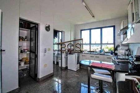 Apartamento à venda com 260m², 4 quartos e 4 vagas