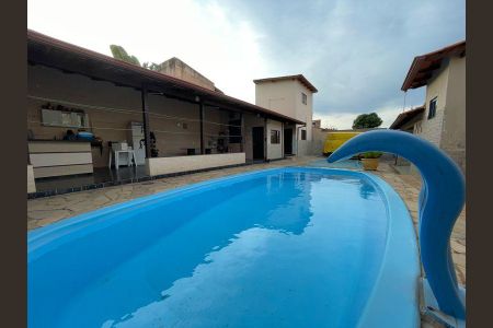 Casa de condomínio à venda com 400m², 4 quartos e 5 vagas Casa de condomínio à venda com 400m², 4 quartos e 5 vagasFoto
