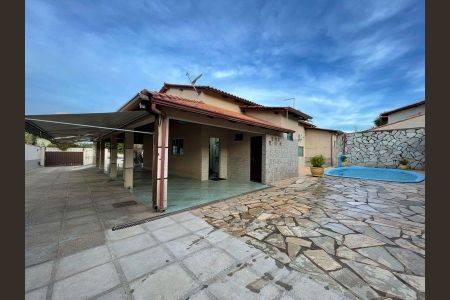 Casa de condomínio à venda com 400m², 4 quartos e 5 vagas Casa de condomínio à venda com 400m², 4 quartos e 5 vagasFoto