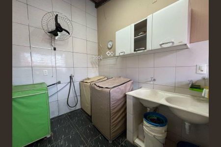 Casa de condomínio à venda com 400m², 4 quartos e 5 vagas Casa de condomínio à venda com 400m², 4 quartos e 5 vagasFoto