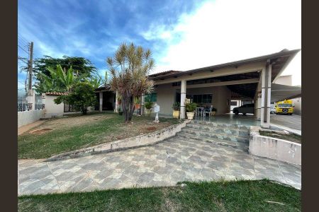 Casa de condomínio à venda com 400m², 4 quartos e 5 vagas Casa de condomínio à venda com 400m², 4 quartos e 5 vagasFoto
