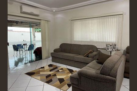 Casa de condomínio à venda com 400m², 4 quartos e 5 vagas Casa de condomínio à venda com 400m², 4 quartos e 5 vagasFoto