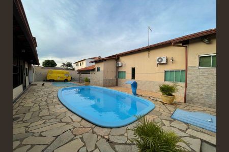 Casa de condomínio à venda com 400m², 4 quartos e 5 vagas Casa de condomínio à venda com 400m², 4 quartos e 5 vagasFoto