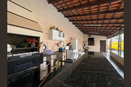 Casa de condomínio à venda com 400m², 4 quartos e 5 vagas Casa de condomínio à venda com 400m², 4 quartos e 5 vagasFoto