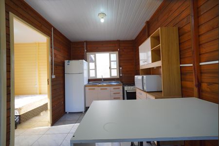 Cozinha de casa para alugar com 2 quartos, 70m² em Campeche Central, Florianópolis