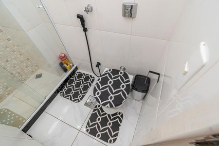 Apartamento à venda com 63m², 2 quartos e 1 vaga Apartamento à venda com 63m², 2 quartos e 1 vagaBanheiro