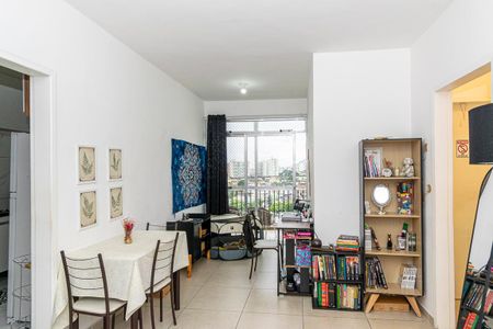 Apartamento à venda com 63m², 2 quartos e 1 vaga Apartamento à venda com 63m², 2 quartos e 1 vagaSala