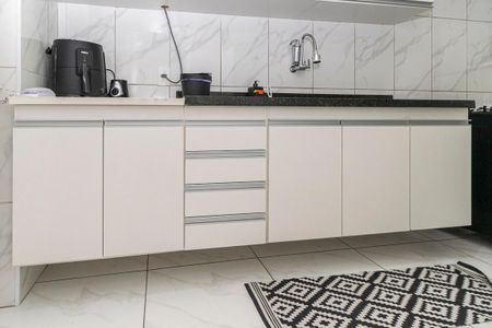 Apartamento à venda com 63m², 2 quartos e 1 vaga Apartamento à venda com 63m², 2 quartos e 1 vagaCozinha - Armários