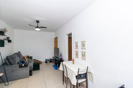 Apartamento à venda com 63m², 2 quartos e 1 vaga Apartamento à venda com 63m², 2 quartos e 1 vagaSala
