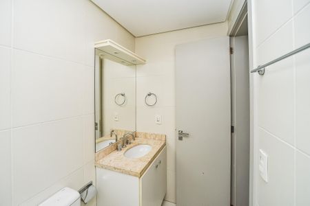 Apartamento à venda com 65m², 2 quartos e 2 vagas Apartamento à venda com 65m², 2 quartos e 2 vagasBanheiro da Suíte 1