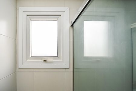 Apartamento à venda com 65m², 2 quartos e 2 vagas Apartamento à venda com 65m², 2 quartos e 2 vagasBanheiro da Suíte 1