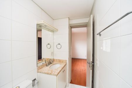 Apartamento à venda com 65m², 2 quartos e 2 vagas Apartamento à venda com 65m², 2 quartos e 2 vagasBanheiro da Suíte 2