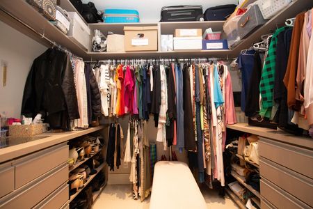 Apartamento para alugar com 145m², 3 quartos e 2 vagas Apartamento para alugar com 145m², 3 quartos e 2 vagasCloset da Suíte