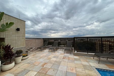 Apartamento para alugar com 145m², 3 quartos e 2 vagas Apartamento para alugar com 145m², 3 quartos e 2 vagasÁrea comum - Piscina