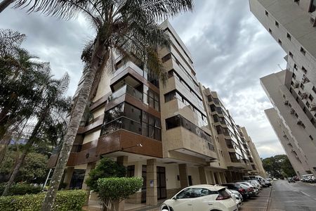 Apartamento para alugar com 145m², 3 quartos e 2 vagas Apartamento para alugar com 145m², 3 quartos e 2 vagasFachada